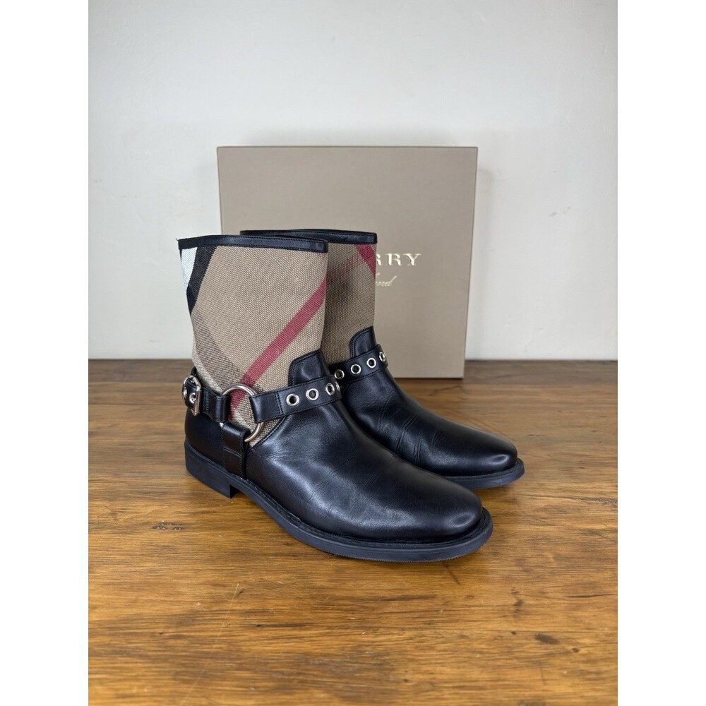 Burberry Queenstead Black Leather House Check Moto Boots Size 39 US 8.5 Box